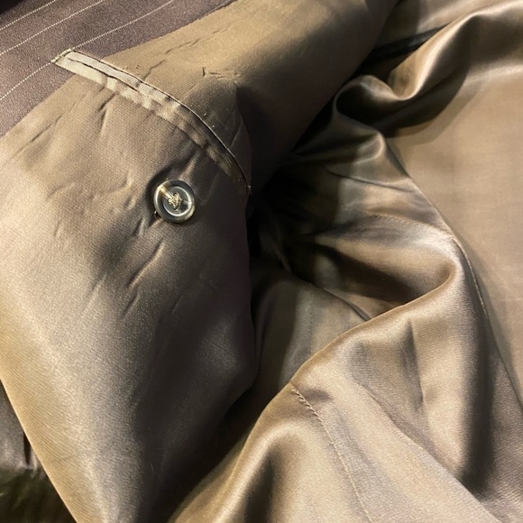 Chaps 40W X 32L 100% Wool
Brown striped Single breast  Men Suit - Picture 11 of 12